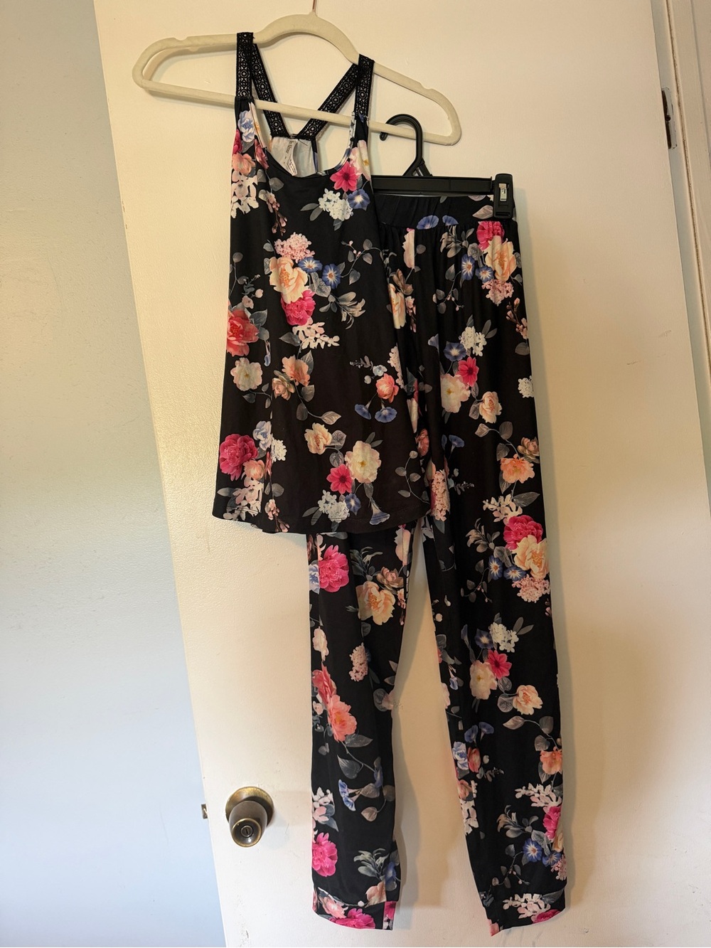 NWT Flora Nikrooz Floral Black Pajama Set, Size S